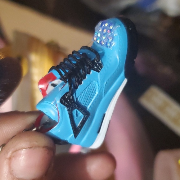 FASHION MINITURES FOR A  Keychain - Picture 4 of 5